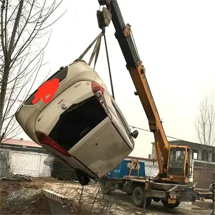 青岛即墨随时待命，吊车24小时道路救援服务全解析