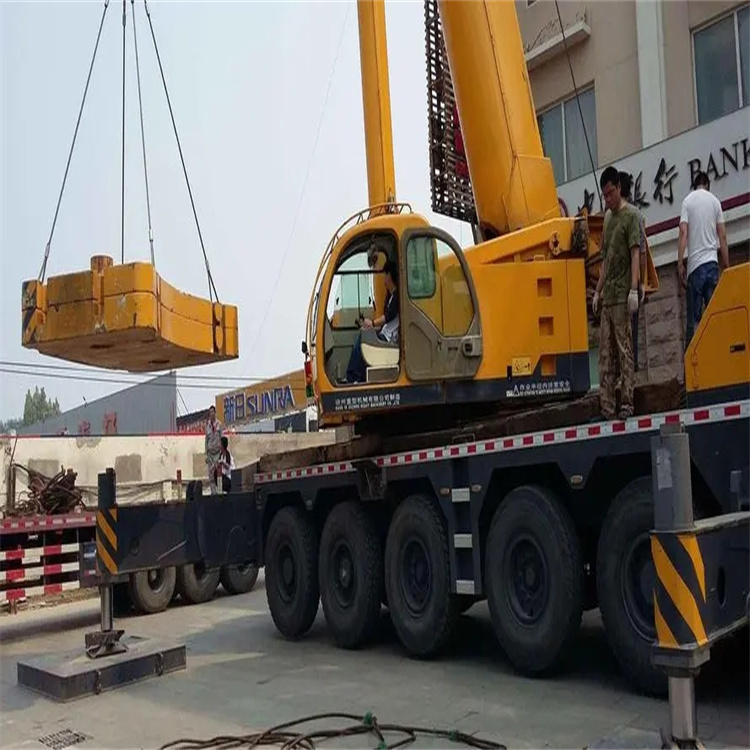 青岛即墨当地吊车出租|机器吊装|75吨|工厂搬迁服务