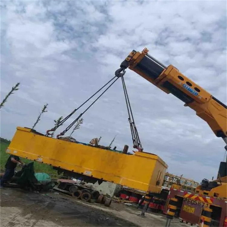 青岛即墨随车吊吊集装箱怎么吊