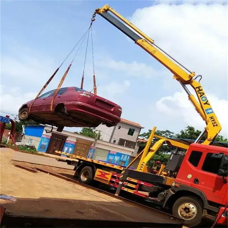 青岛即墨吊车吊汽车的正确方法